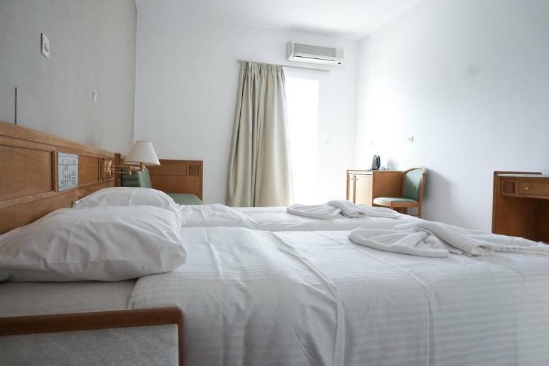 Dioni Hotel อาเดเลียโนส กัมโปส ภายนอก รูปภาพ