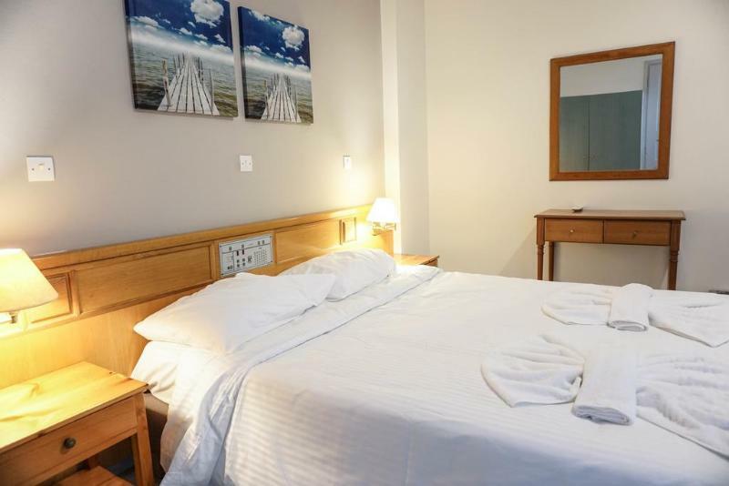 Dioni Hotel อาเดเลียโนส กัมโปส ภายนอก รูปภาพ